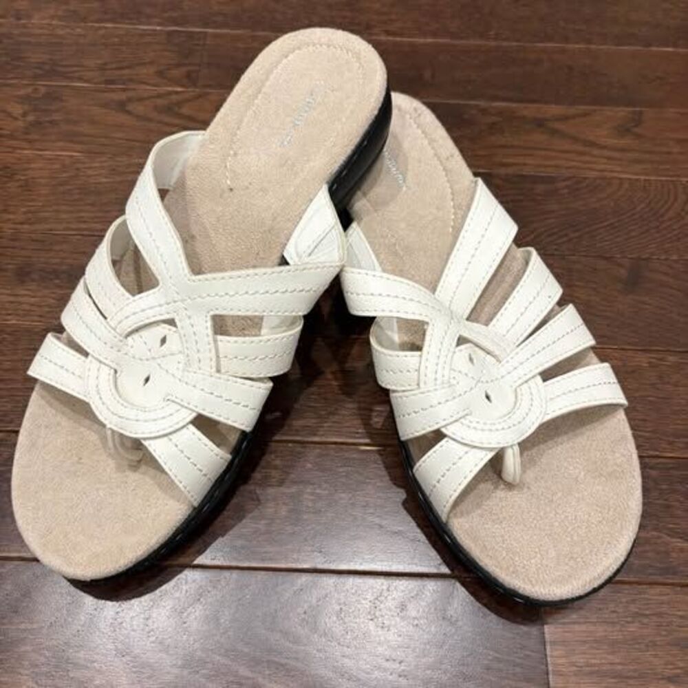 Women’s white sandals Sonoma size 9.5